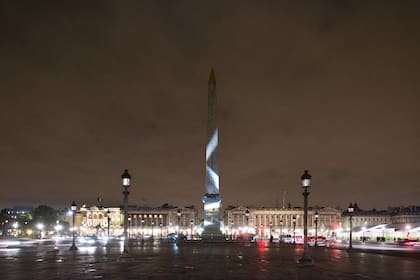 Julio Le Parc. En la parisina Plaza de la Concordia, durante la Nuit Blanche de 2012, el artista realizó un antecedente de la intervención lumínica del año pasado sobre el Obelisco porteño