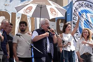 Julio Piumato, el histórico jefe del sindicato de los judiciales, encabezó hoy un paro sectorial y contó con el apoyo de la CGT