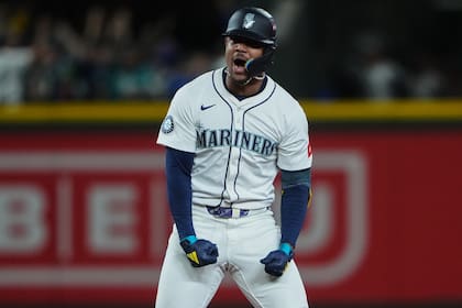 Julio Rodríguez define el triunfo de Marineros 3-2 sobre Tigres con un doble para igualar la serie