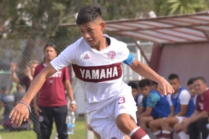 Julio Soler en su etapa en las inferiores de Lanús, donde llegó a la Primera División tras la pandemia y lleva 58 partidos
