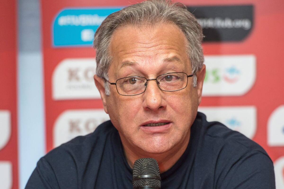 Julio Velasco apuesta a estar entre los mejores del mundo