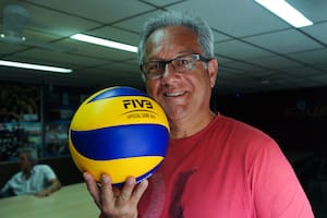 El entrenador que, a los 73, no para de reinventarse en Italia: la idolatría por Verón y por qué ya no baila tango