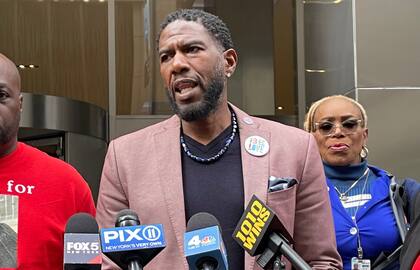 Jumaane D. Williams, el defensor del pueblo, asumiría el cargo de alcalde de Nueva York en caso de que Eric Adams renuncie