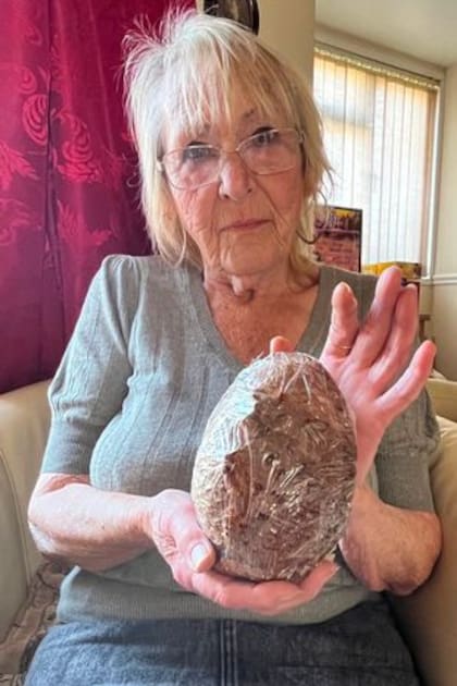 June Dawlton, la mujer de 80 años que guardó el huevo de Pascua por más de 70 décadas