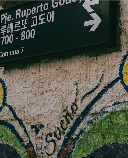 Jungkook registró su paso por el barrio de Flores