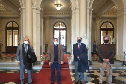 Junio de 2021. Carlos Iannizzotto (Coninagro), Carlos Achetoni (Federación Agraria), Jorge Chemes (Confederaciones Rurales Argentinas) y Nicolás Pino (Sociedad Rural Argentina) asistieron a una reunión con el presidente Alberto Fernández tras la imposición de un cepo a las exportaciones de carne vacuna