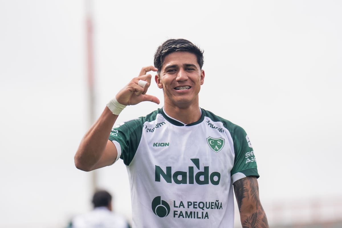 Junior Marabel, el delantero que superó una historia límite y hoy es uno de los goleadores del fútbol argentino