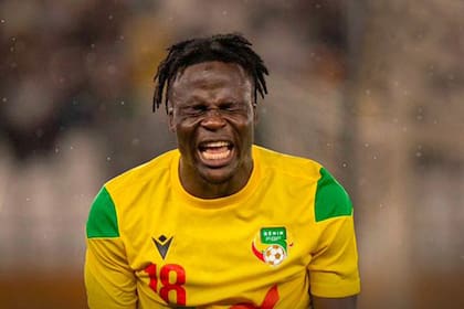 Júnior Olaitan expresa la tristeza de haber perdido lo que habría sido una histórica clasificación de Benín para la Copa del Mundo de fútbol; el 4 a 0 a manos de Nigeria dejó a su selección sin siquiera repechaje.