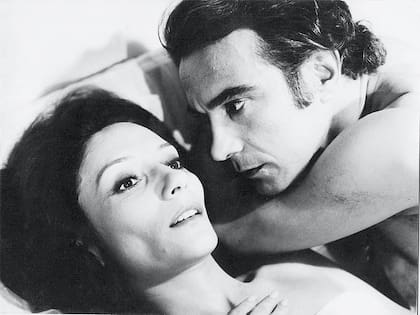 Junto a Alfredo Alcón en una película de 1977.
