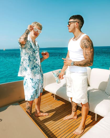 Junto a amigos, Garnacho alquiló un súper yate para instalarse en Ibiza
Foto: @garnacho7