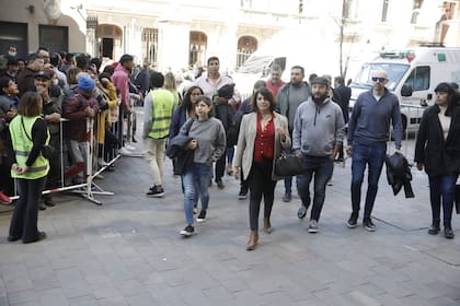 Victoria Donda, titular del Inadi, llega a la misa en Luján