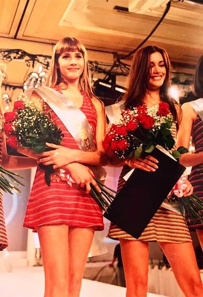 Junto a Florencia Gómez Córdoba, ganadora del scouting nacional de Dotto Models 1996. Guillermina fue distinguida como "Mejor Cara"