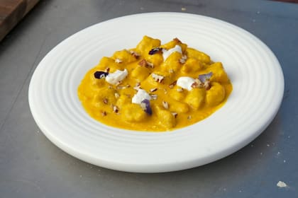 Junto a Guillermo Perosio cocinaron ñoquis de mandioca y harina de algarroba, acompañados de una crema de zapallo chaqueño y un toque crocante de nueces pecán
