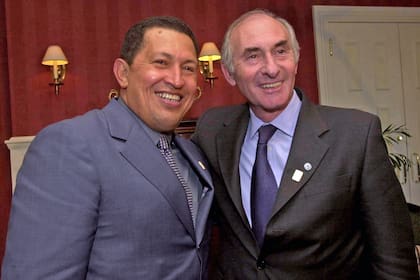 Junto a Hugo Chávez, presidente de Venezuela, el 21 de abril de 2001