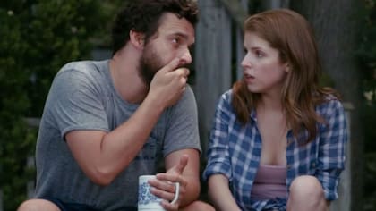 Junto a Jake Johnson en Drinking Buddies