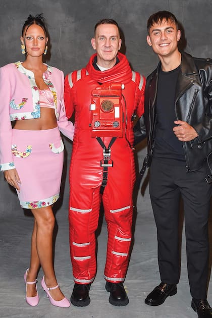 Junto a Jeremy Scott, director creativo de la marca.