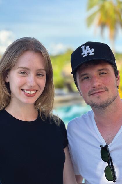 Junto a Josh Hutcherson (quien interpretó a Peeta Mellark en Los juegos del hambre), durante el rodaje de Land of Grace en Colombia.