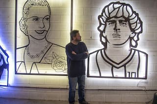 Reinstalaron el retrato de Eva Perón y pondrán otro de Diego Maradona en el Barrio 31