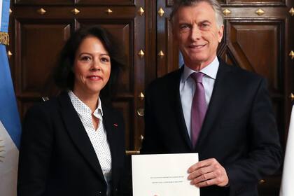 Junto a la nueva embajadora de Francia