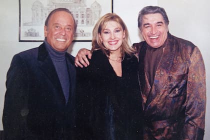 Junto a Lorena, su actual mujer, y Sandro.