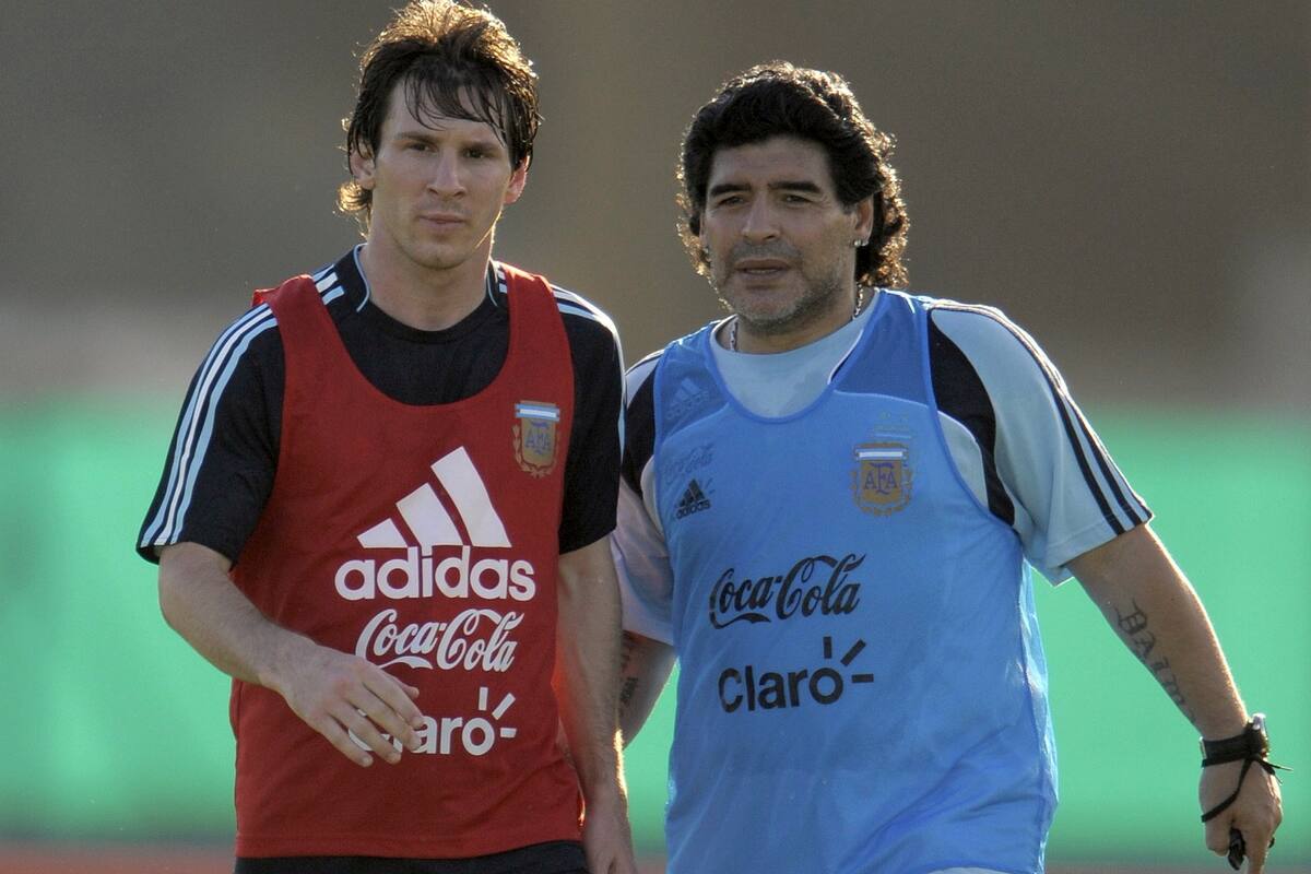 Junto a Messi, en Ezeiza en marzo de 2009