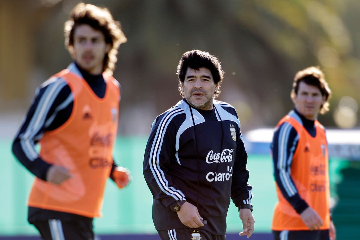 Junto a Messi y Aimar, en un entrenamiento en el predio de AFA
