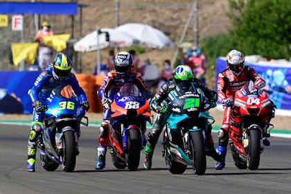 Junto a MotoGP se presentan sus teloneras Moto2 y Moto3 y, en algunas fechas, MotoE, la categoría de máquinas eléctricas que desde 2019 tiene su propio torneo.