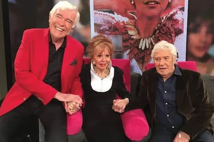 Junto a Pinky y su gran amigo y compañero de escenario Chico Novarro, en octubre de 2019