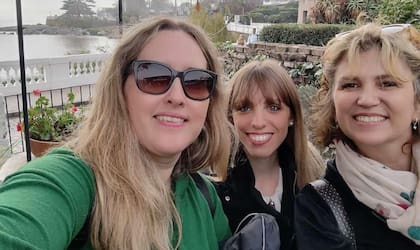 Junto a su equipo de trabajo interdiscIplinario en TCA.