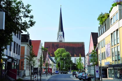 Junto a su familia, Leonardo se mudó a Schwabmünchen, una ciudad en el distrito de Augsburgo en Baviera.