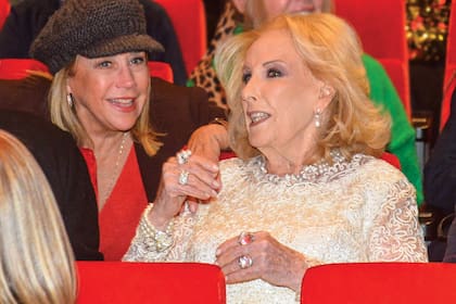 Junto a su hija, Marcela Tinayre, ocuparon dos de las setecientas butacas del reciclado Teatro Politeama, ubicado en la calle Paraná, a metros de Corrientes.