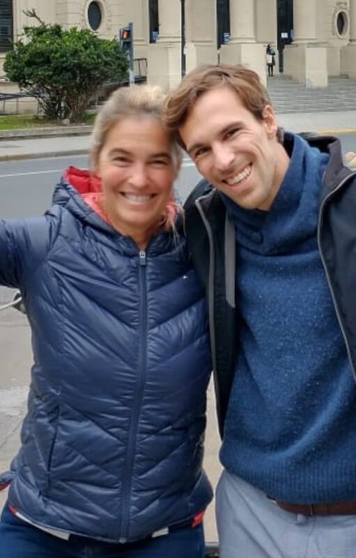 Junto a su mamá disfrutando de unos días de paseo.