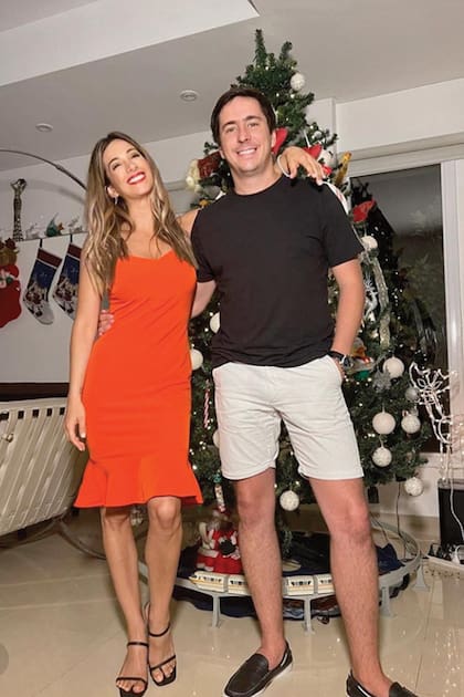 Junto a su pareja desde hace tres años, Mauricio Colello. La bailarina y penalista nacida en Mar del Plata elige hablar muy poco de la relación y no sube fotos con él en sus redes sociales.