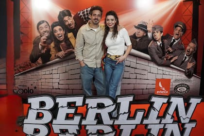 Junto a su pareja, Fernanda Metilli, en el estreno de Berlín Berlín, la obra que ella protagoniza en Teatro Apolo