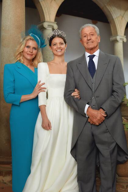 Junto a su segunda esposa, Nina, en la boda de su hija Isabelle