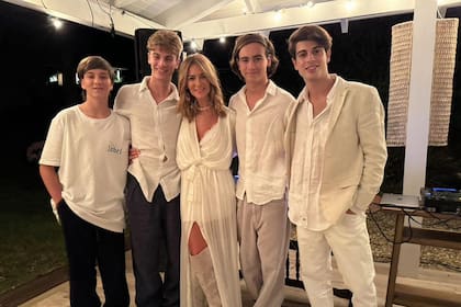 Junto a sus cuatro hijos