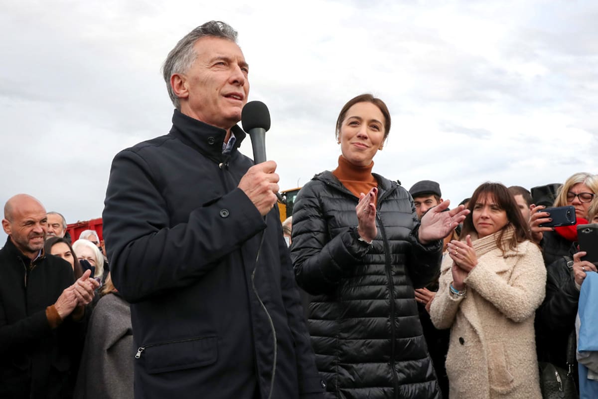 Junto a Vidal y al ministro Dietrich, ayer Macri recorrió obras en la ruta 3