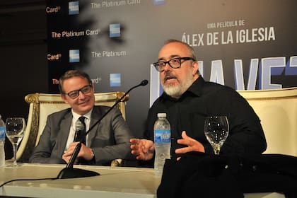Junto al director Alex de la Iglesia