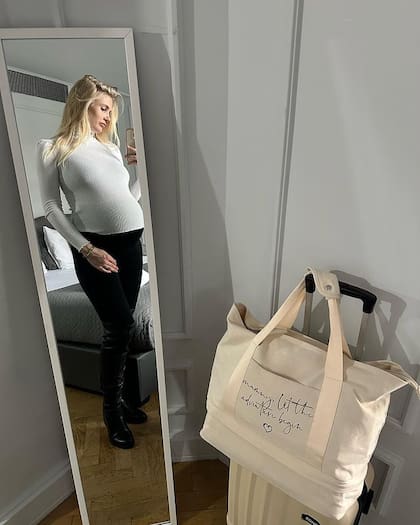 Junto al emotivo descargo, Daniela Christiansson compartió fotos de su embarazo
