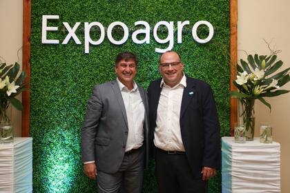Fernando Favaro, gerente de Relaciones con la Comunidad de Ternium, y Ricardo Negri, presidente del Senasa