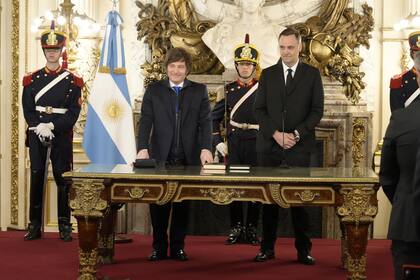 Jura de Manuel Adorni como como jefe de Gabinete