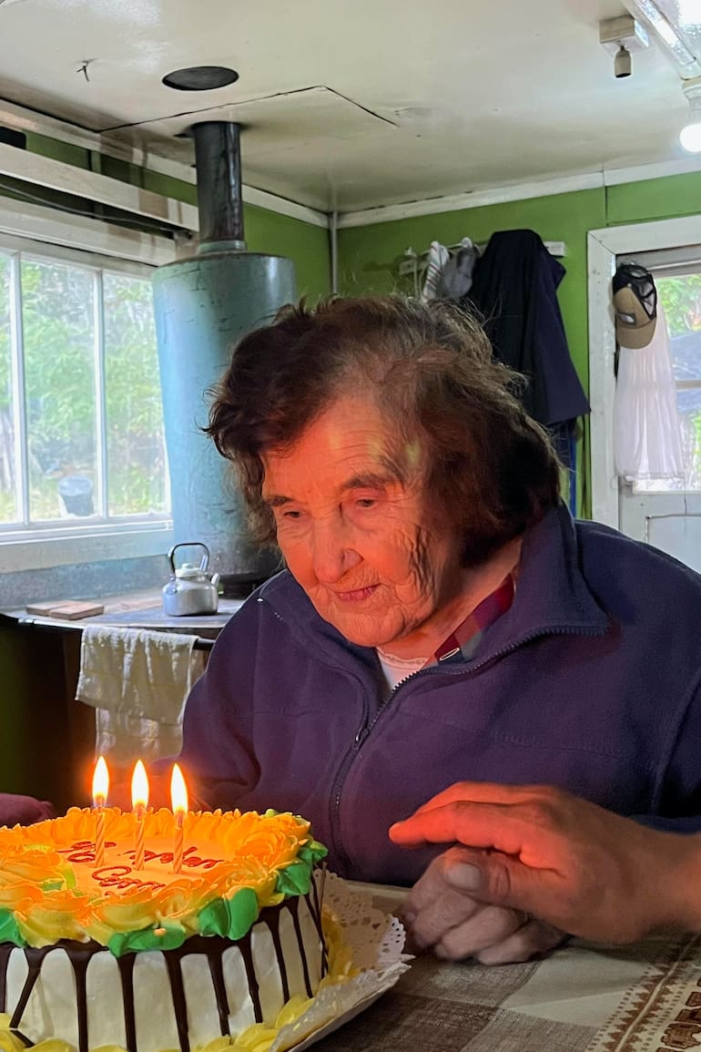 Justa Mancilla celebró su cumpleaños 96 en marzo de 2023.