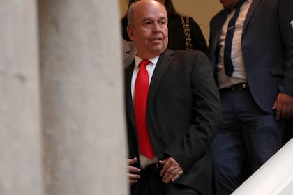 Justicia boliviana ordena que exministro deportado desde EE.UU. permanezca en prisión preventiva