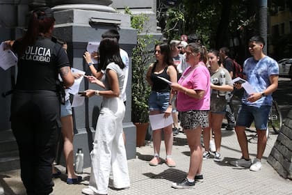 Justificación de no voto por distancia en la Comisaría ex 23 en Santa Fe y Gurruchaga