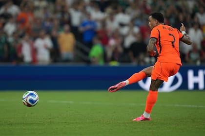 Justin Kluivert fue el encargado de ejecutar el segundo disparo de la tanda ante Marruecos