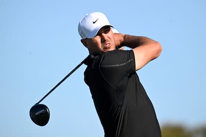 Justin Rose lidera en Torrey Pines con 62; Koepka regresa a la PGA con 73