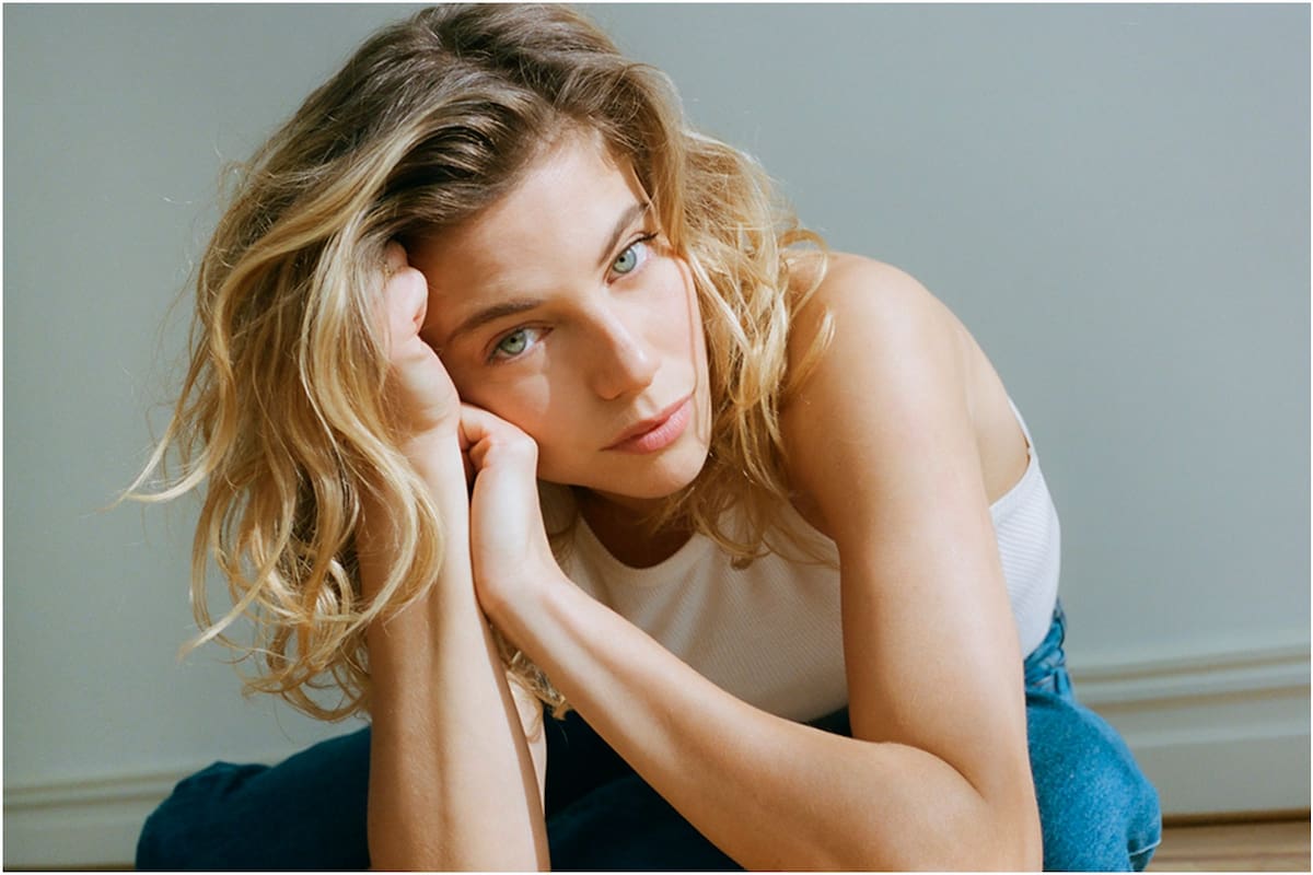 Justina Bustos lució un osado vestido para ir a un reconocido programa español y estallaron las redes