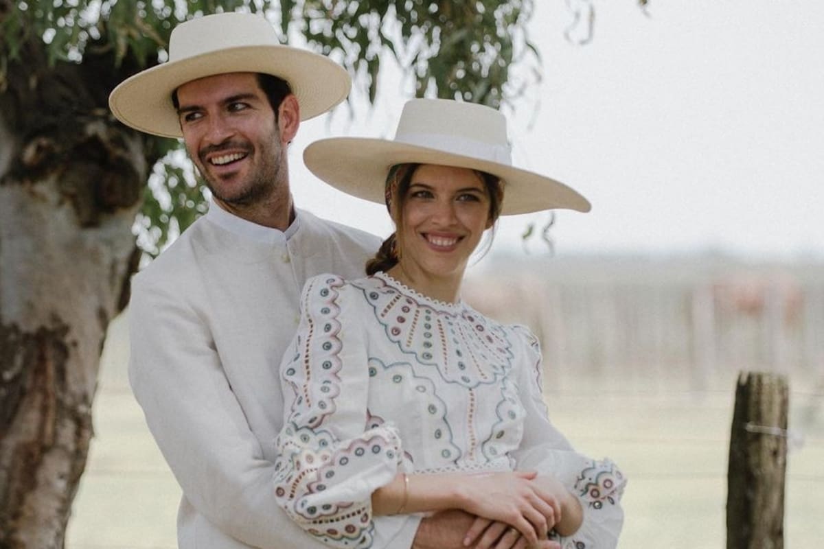 Justina Socas, la sobrina de Adolfo Cambiaso, junto a su marido, el francés Clement Le Coz