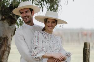 Justina Socas, la sobrina de Adolfo Cambiaso, junto a su marido, el francés Clement Le Coz