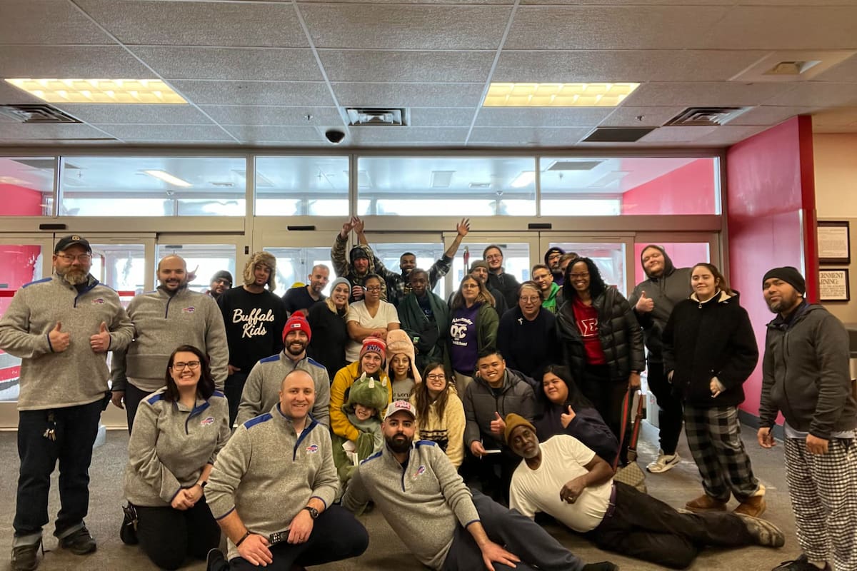 Justo antes de la Nochebuena, Jessica y otras 22 personas buscaron refugio en un inesperado lugar de Nueva York